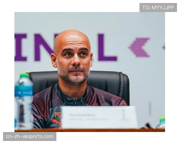 特写：看台上的瓜迪奥拉与看台上的阿尔特塔，师徒二人在不同赛场同时陷入沉思